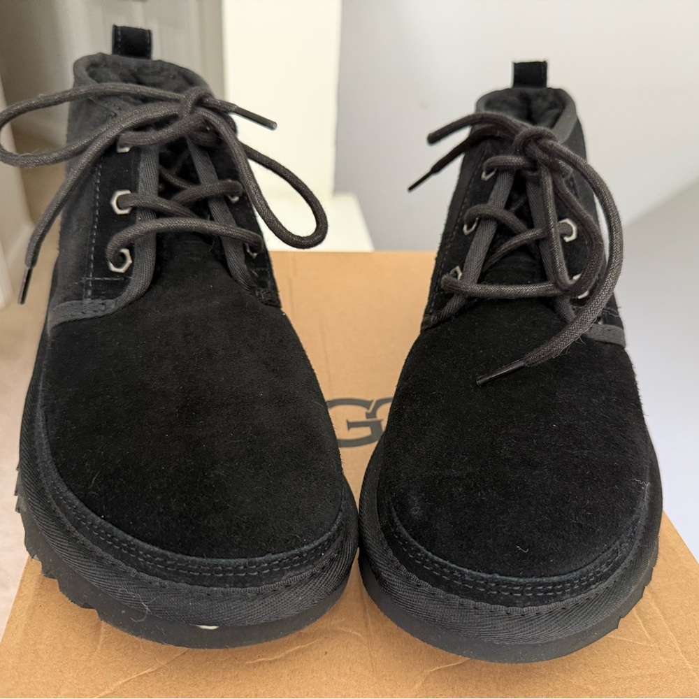 UGG Women’s Neumel Chukka Black Leather Boots, size 8, NIB